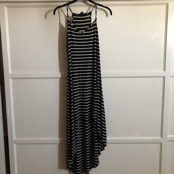 Forever 21 Dresses & Skirts - Excellent condition striped maxi dress - high/low